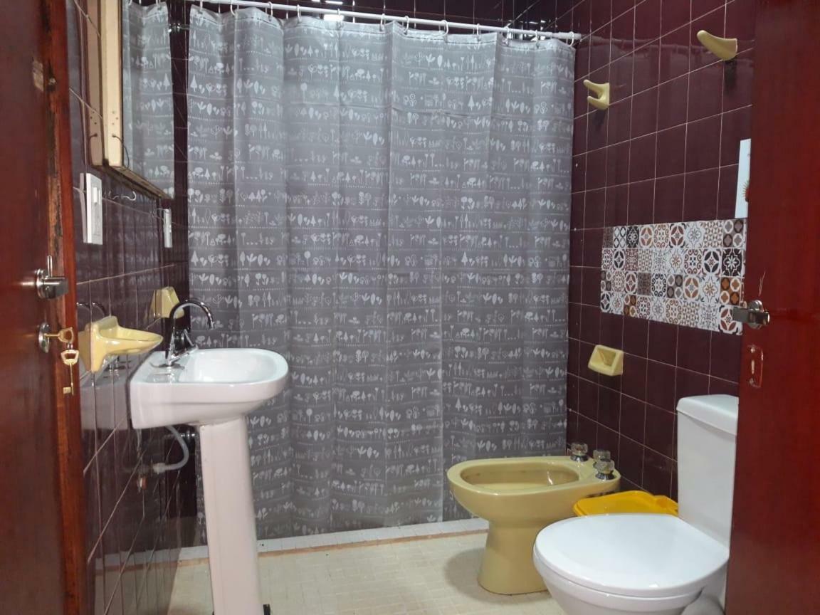 Steve'S House Bed & Breakfast Puerto Iguazu Exterior photo