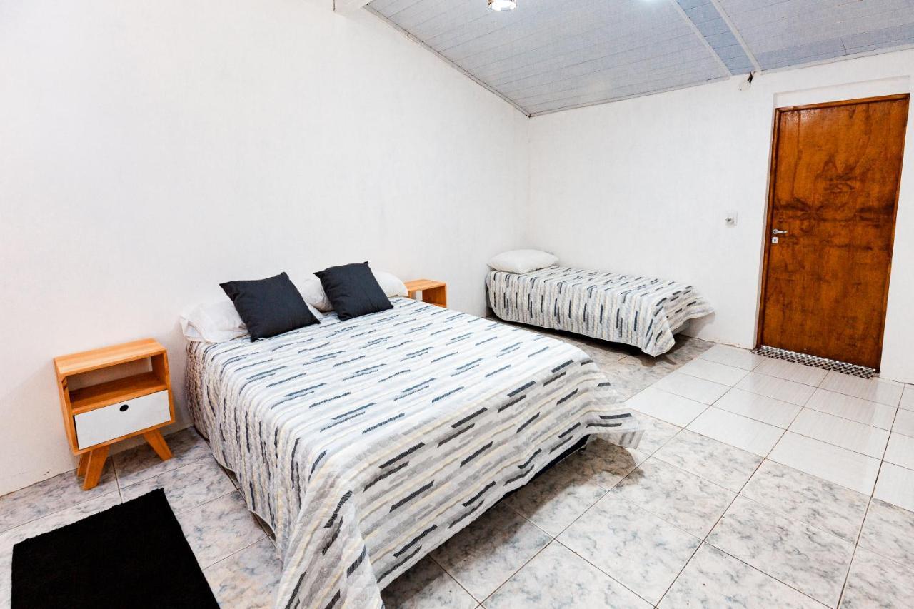 Steve'S House Bed & Breakfast Puerto Iguazu Exterior photo